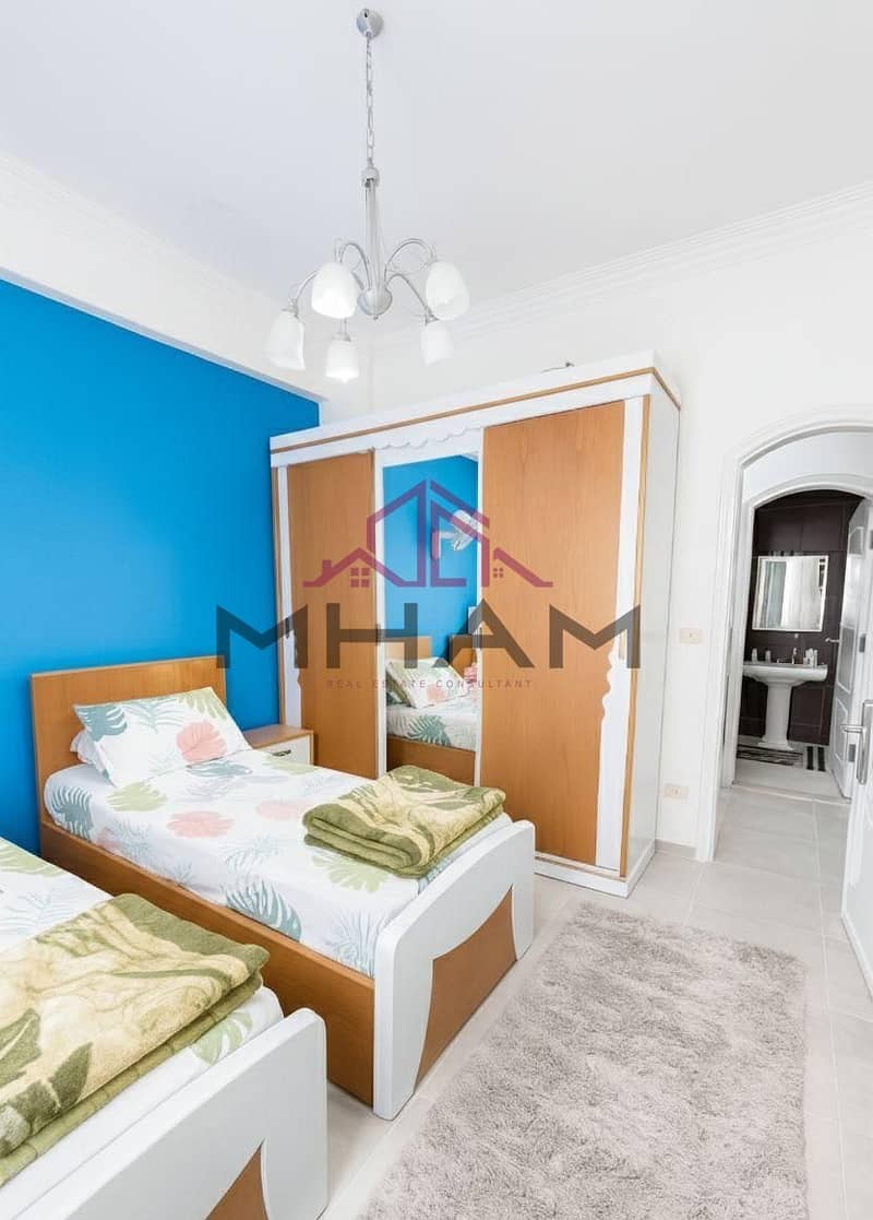 6 photo_6048596031030627670_y. jpg