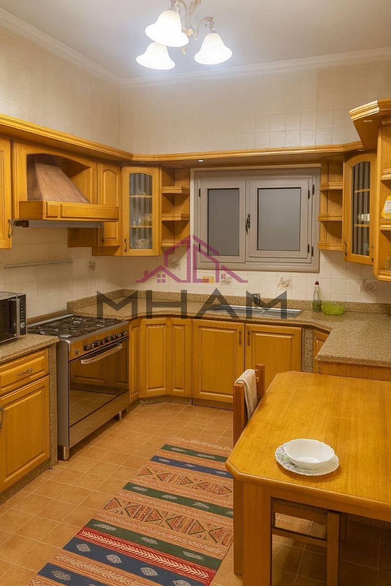 8 photo_6048596031030627673_y. jpg