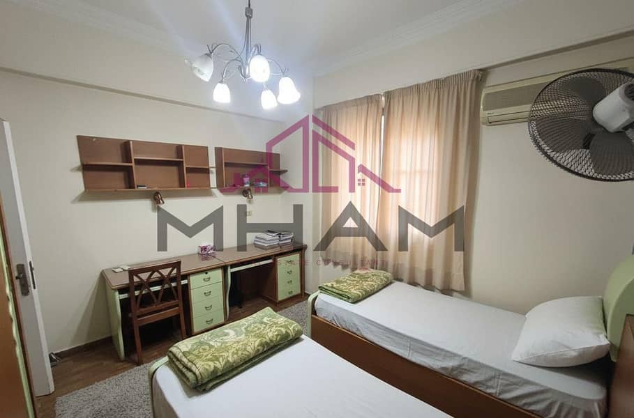 13 photo_6048596031030627679_y. jpg