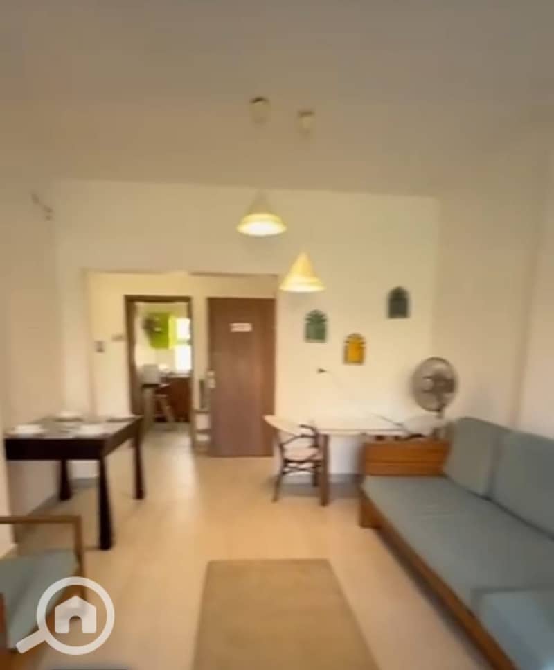 2 4dd3fda0-1283-4b0b-9c15-bff7c2e87158. jpeg