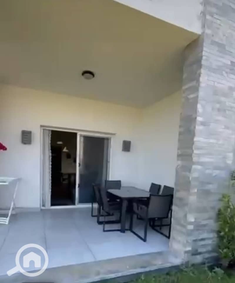 24 d077b028-31dc-4565-b254-365dd75bd49f. jpeg