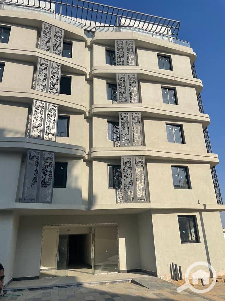 8 photo_6041665895136346952_y. jpg