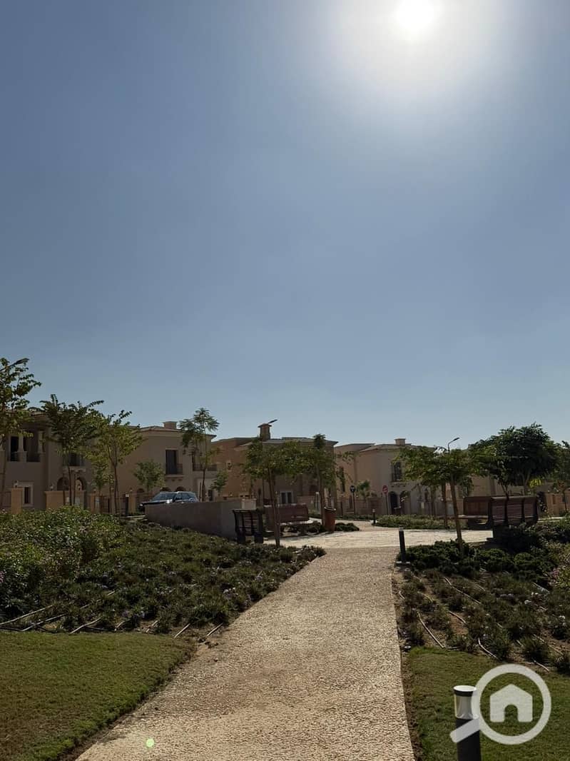 4 1a0f4fe4-1a67-4175-8482-aae76f5f4d52. jpg