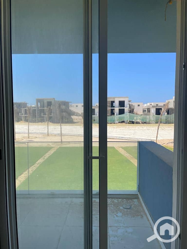 2 photo_5947261130990799366_y. jpg