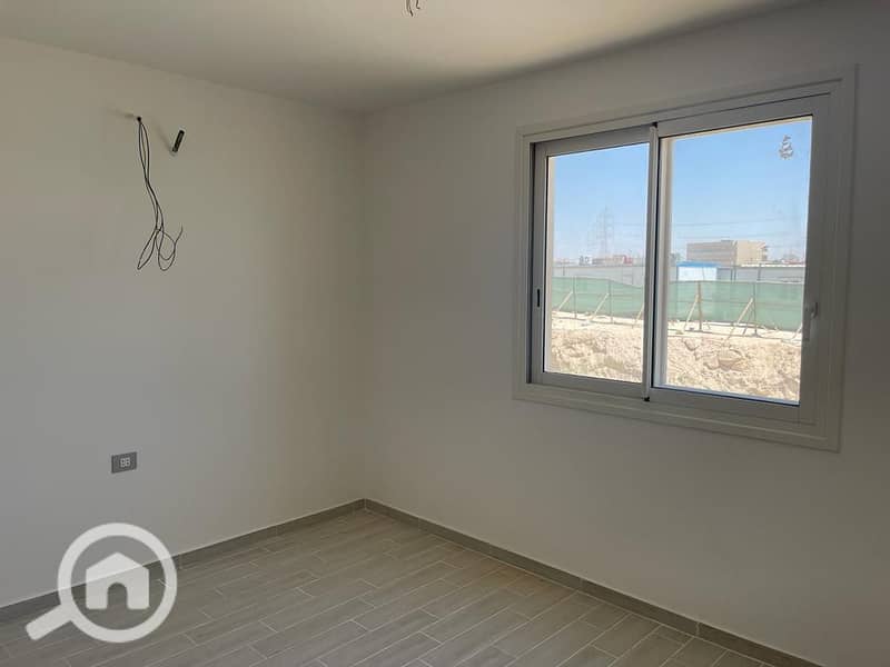 9 photo_5947261130990799359_y. jpg