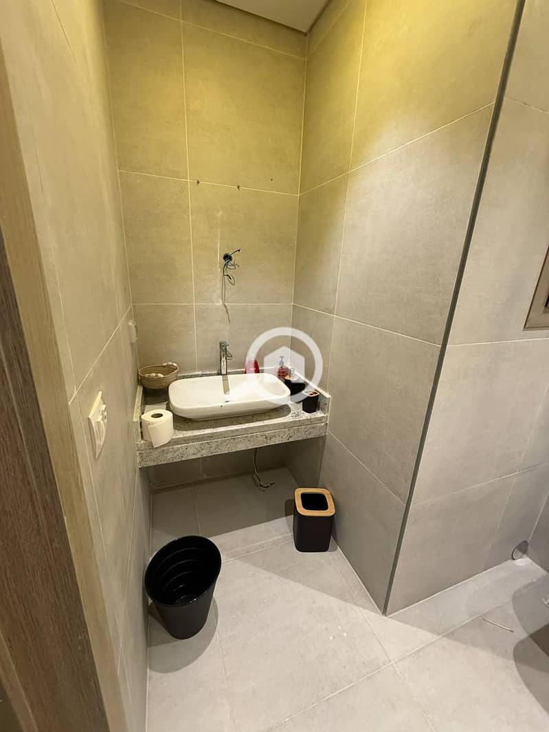 4 photo_5967745088450840939_y (2). jpg