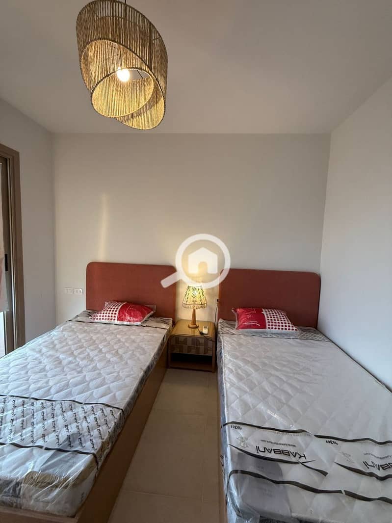 7 photo_5967745088450840936_y (2). jpg