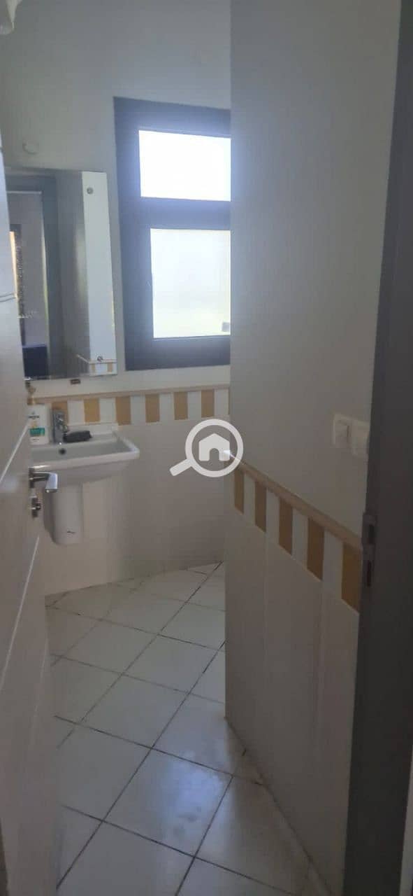 12 photo_5782848842302081087_y. jpg