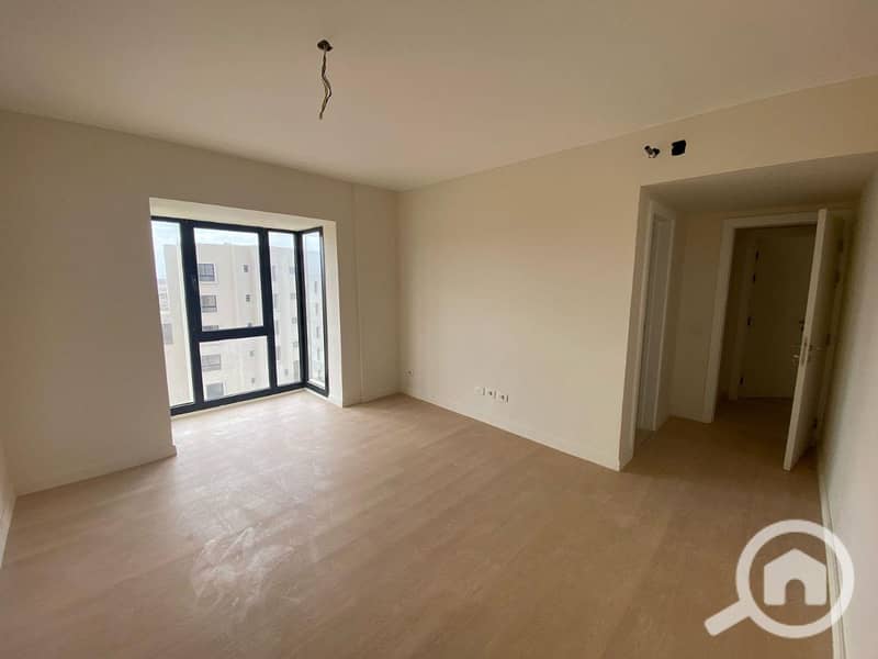 8 photo_6023806480521742204_y. jpg