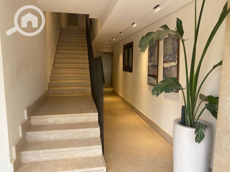 9 photo_6023806480521742202_y. jpg