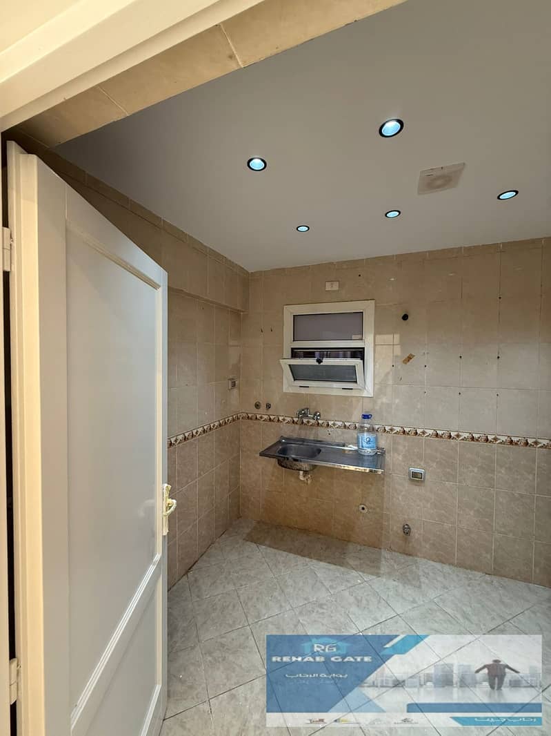 9 e1020aa4-fc51-44bf-8246-8b2ec2d63b8d. jpg