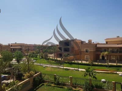 فیلا 6 غرف نوم للبيع في القاهرة الجديدة، القاهرة - فيلا للبيع في لوروا التجمع الخامس استلام فوري اقل من سعر السوق Les Rois