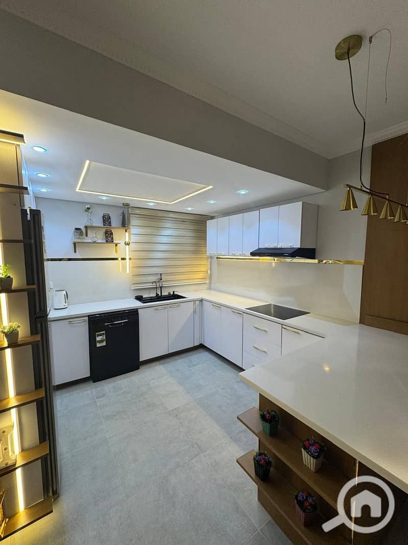 3 photo_5913369239115386975_y. jpg