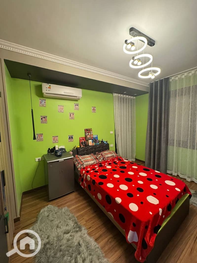 8 photo_5913369239115386973_y. jpg