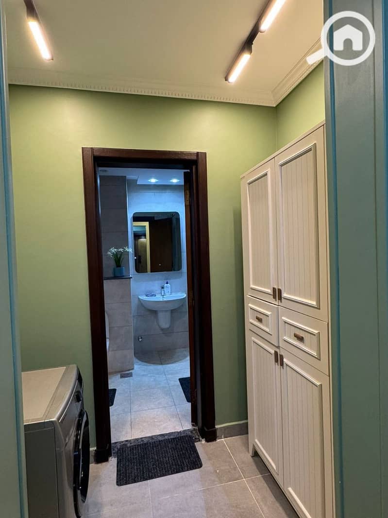 9 photo_5913369239115386972_y. jpg