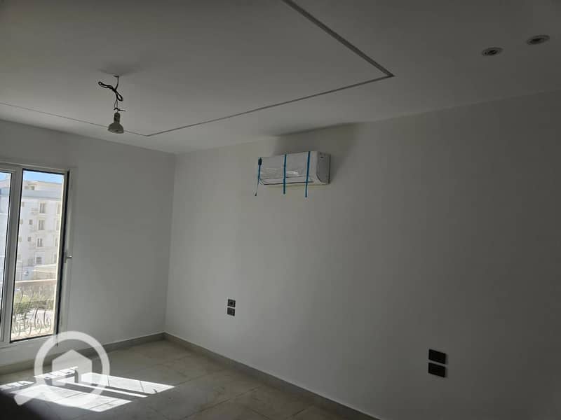 2 WhatsApp Image 2025-10-28 at 17.01. 07_12fc8a26. jpg