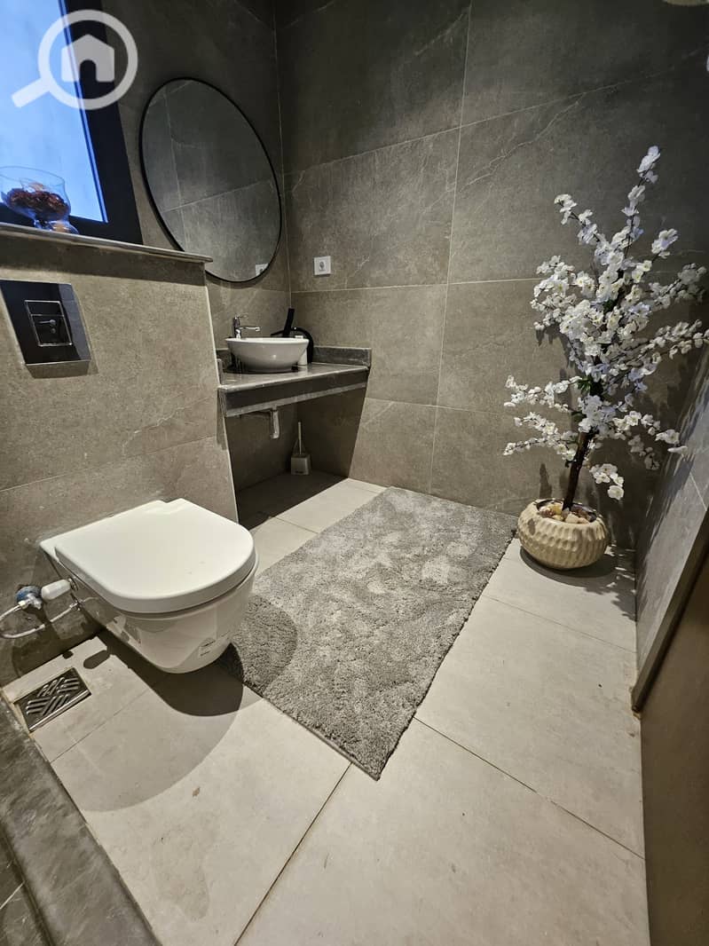 5 WhatsApp Image 2025-10-21 at 18.55. 29_7dd153c6. jpg