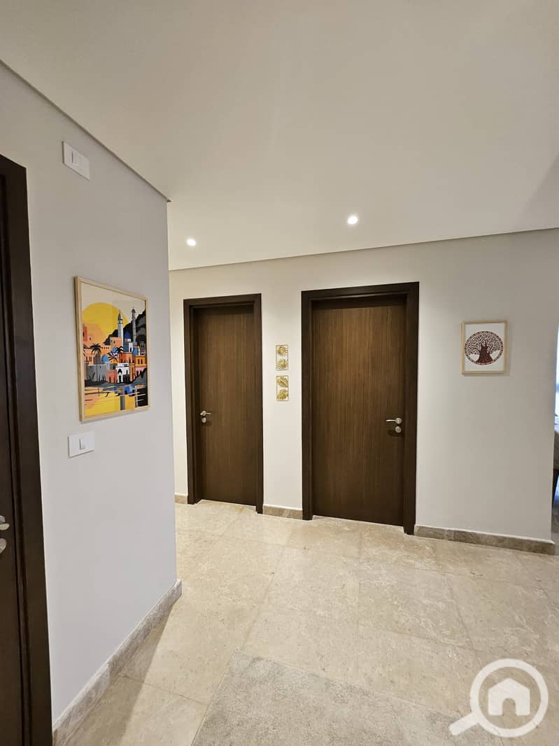 10 WhatsApp Image 2025-10-21 at 18.55. 21_f3e59c32. jpg