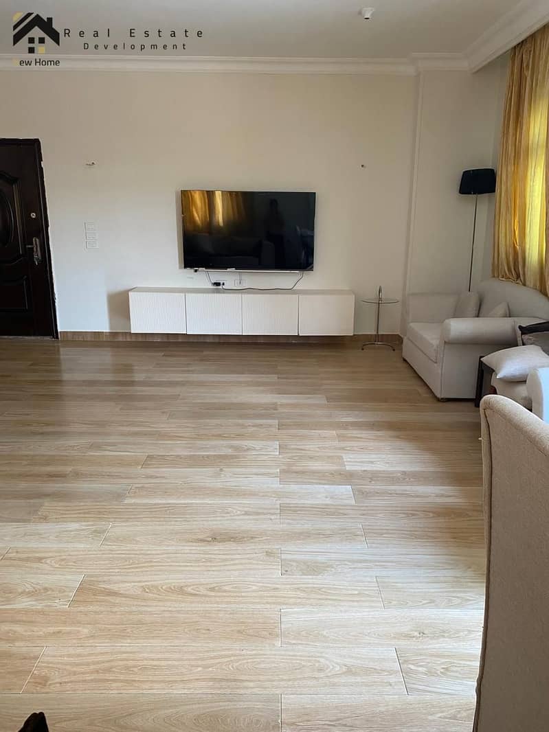 2 c8a0482b-8f5a-489b-b1bf-9b246f8f82de. jpeg