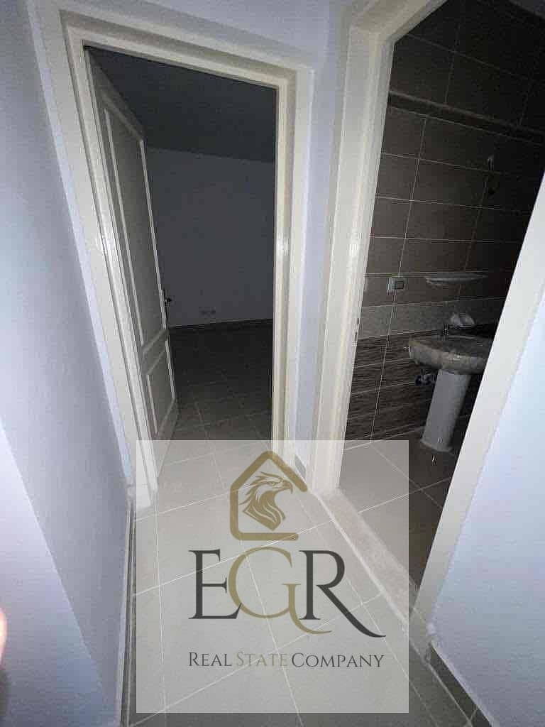 4 cdfa6e3b-df4a-4ca2-bc4b-d5f56daa424f. jpg