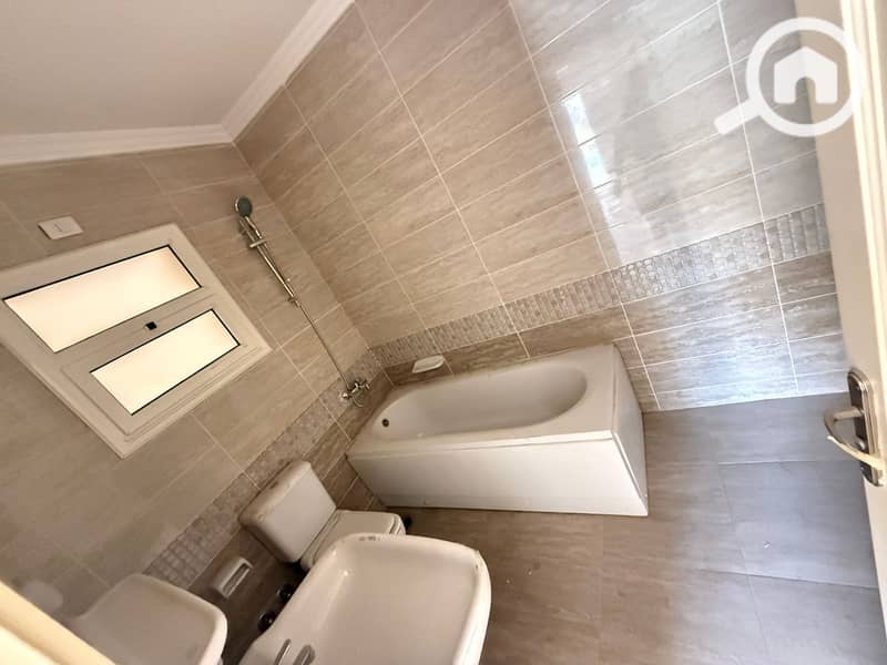 2 cace96e3-ae71-478d-8350-da722e0a2acd. jpeg