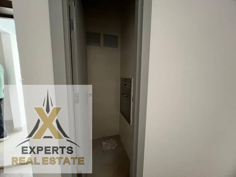 24 WhatsApp Image 2025-09-23 at 4.05. 13 PM (4). jpeg