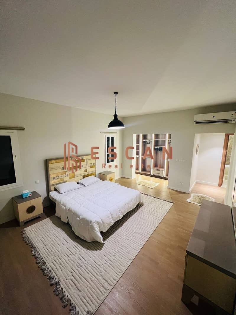 12 U824977 (2). jpeg