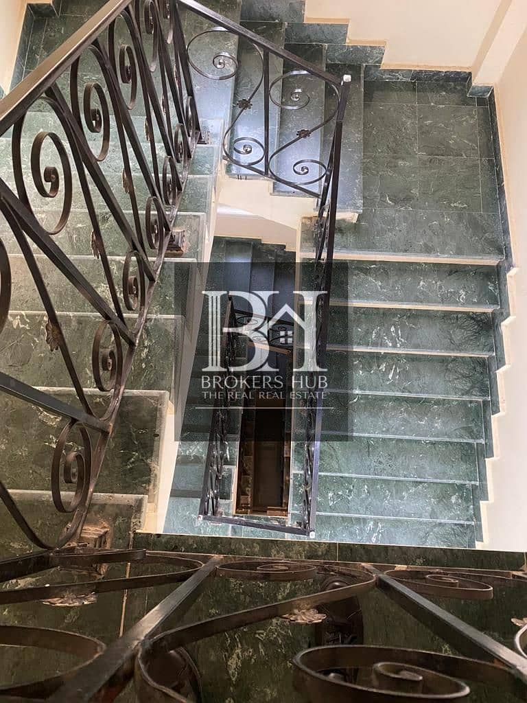 10 8766621c-919a-4639-89d3-06ff120c463c. jpeg