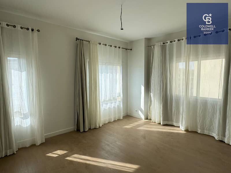 4 92498fda-36f4-4399-8bdd-0684c0d1f69c. jpeg