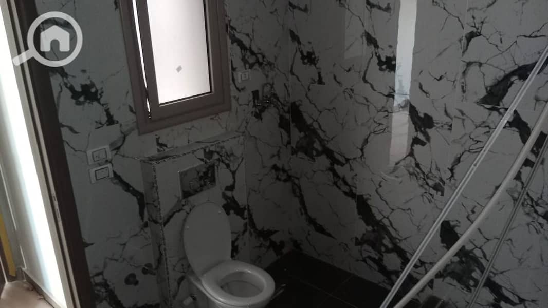 5 WhatsApp Image 2025-10-28 at 17.48. 52_c07c6f1a. jpg