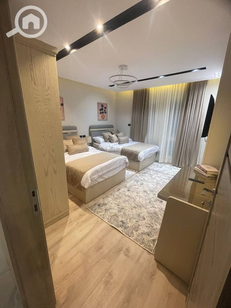 9 e0fdecf8-d83d-44e9-9880-ab99b4006004. jpg