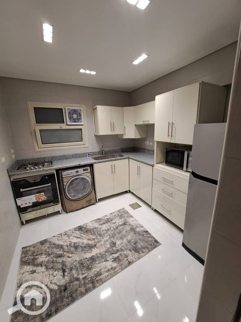 10 4c0ae045-9050-4be6-bb65-221a7c5f6f29. jpg