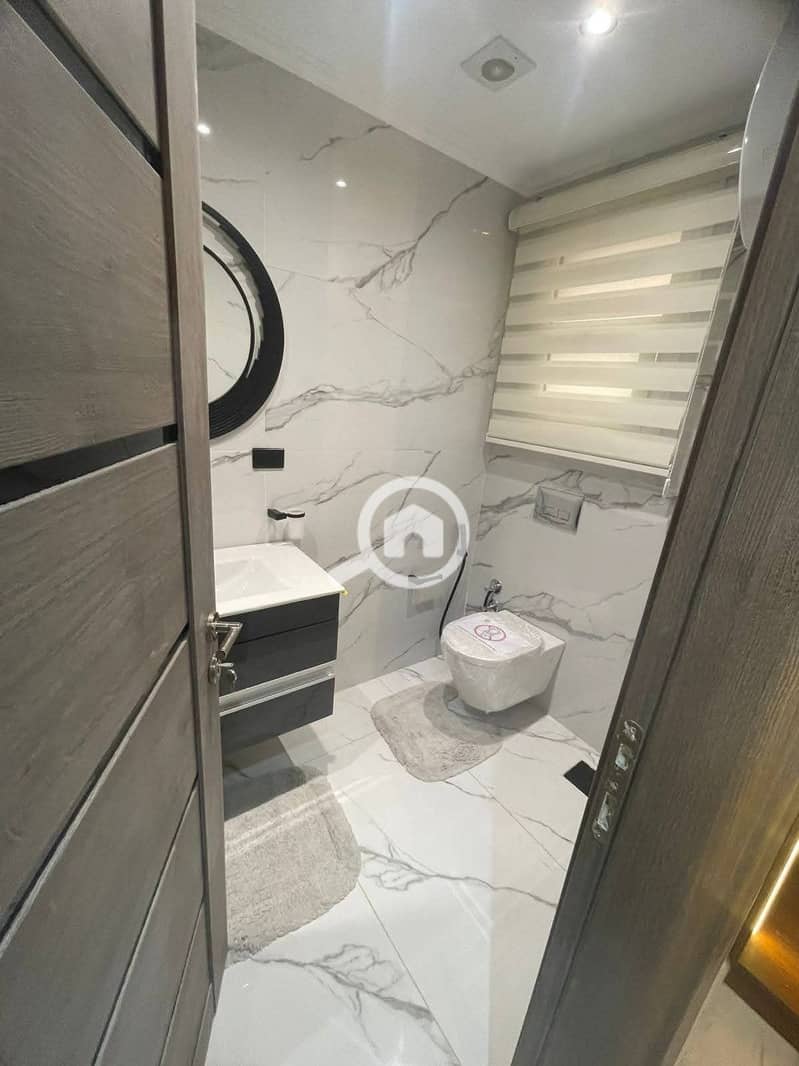 12 ca0b7aa5-f120-4eb1-b17d-306ec9416478. jpg