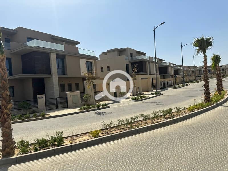 9 d92eef8b-f04e-48c7-bfed-e762613aa53c. jpg