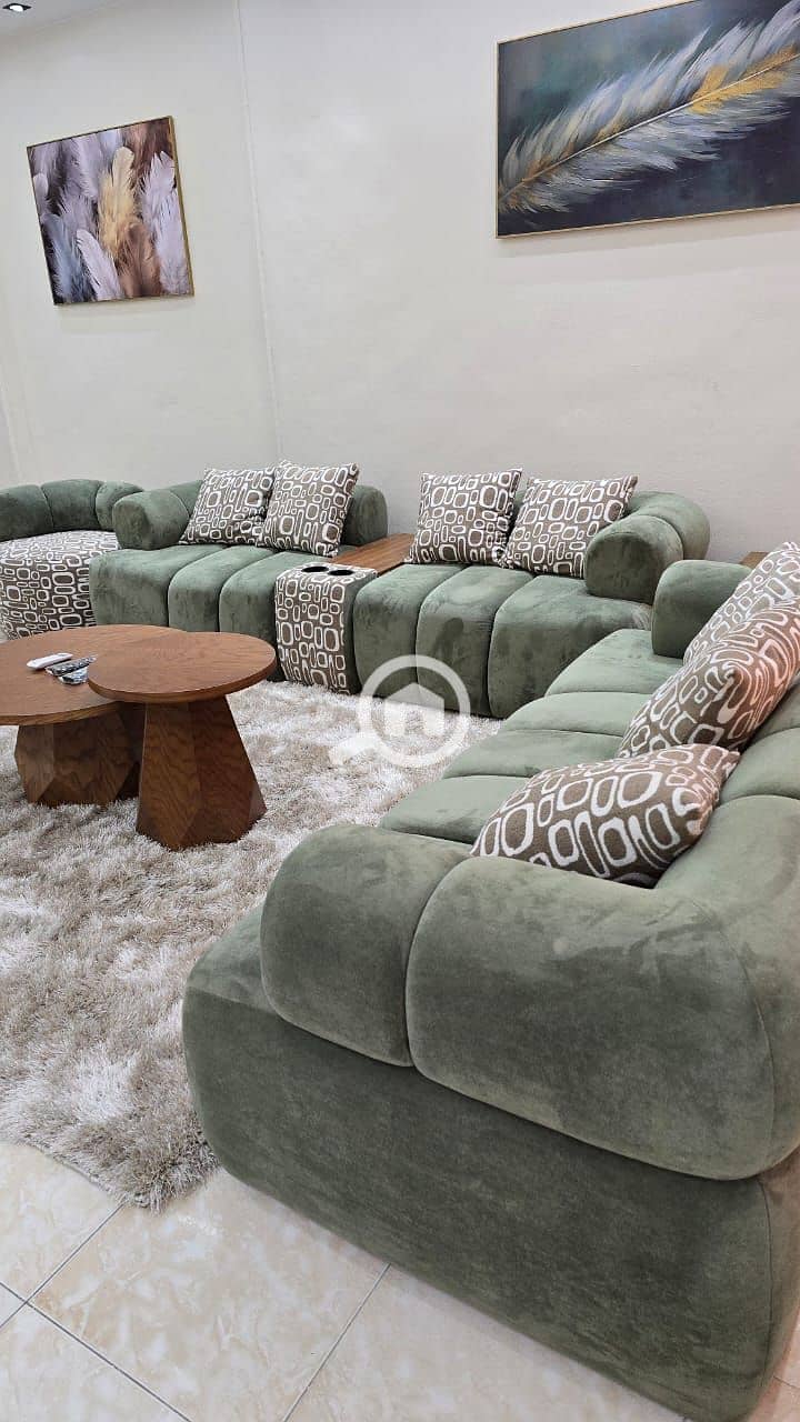 2 694515f5-b64c-4954-8e6a-37baf7569173. jpg