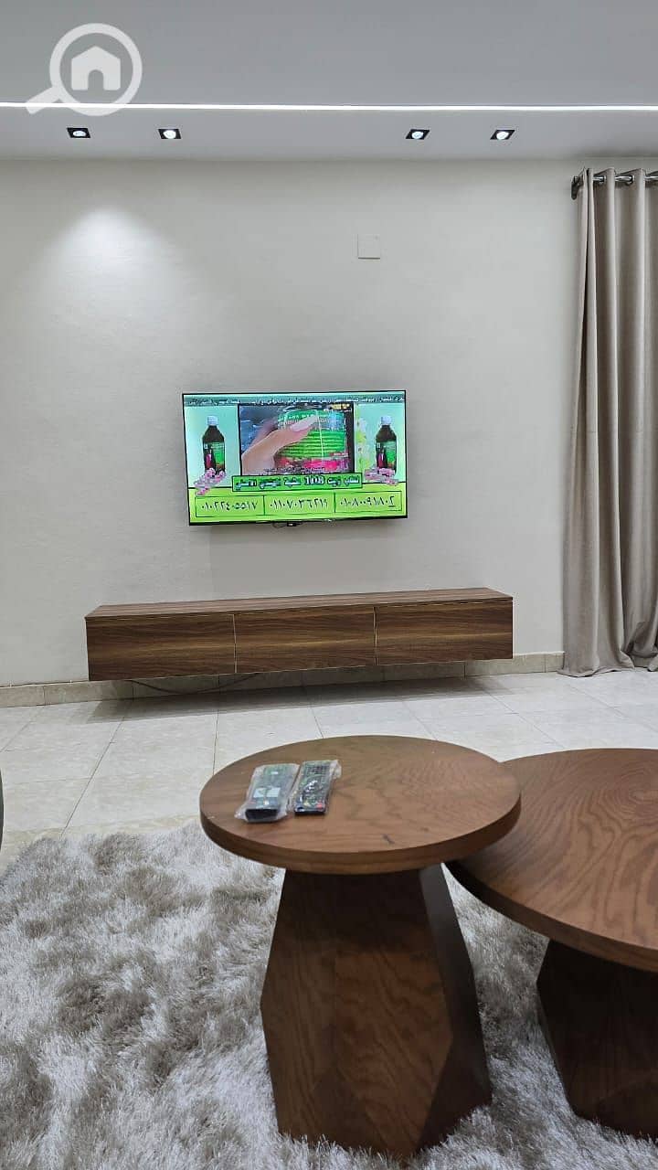 4 8fca2a1a-4c5b-4018-ade9-0292aafabea0. jpg