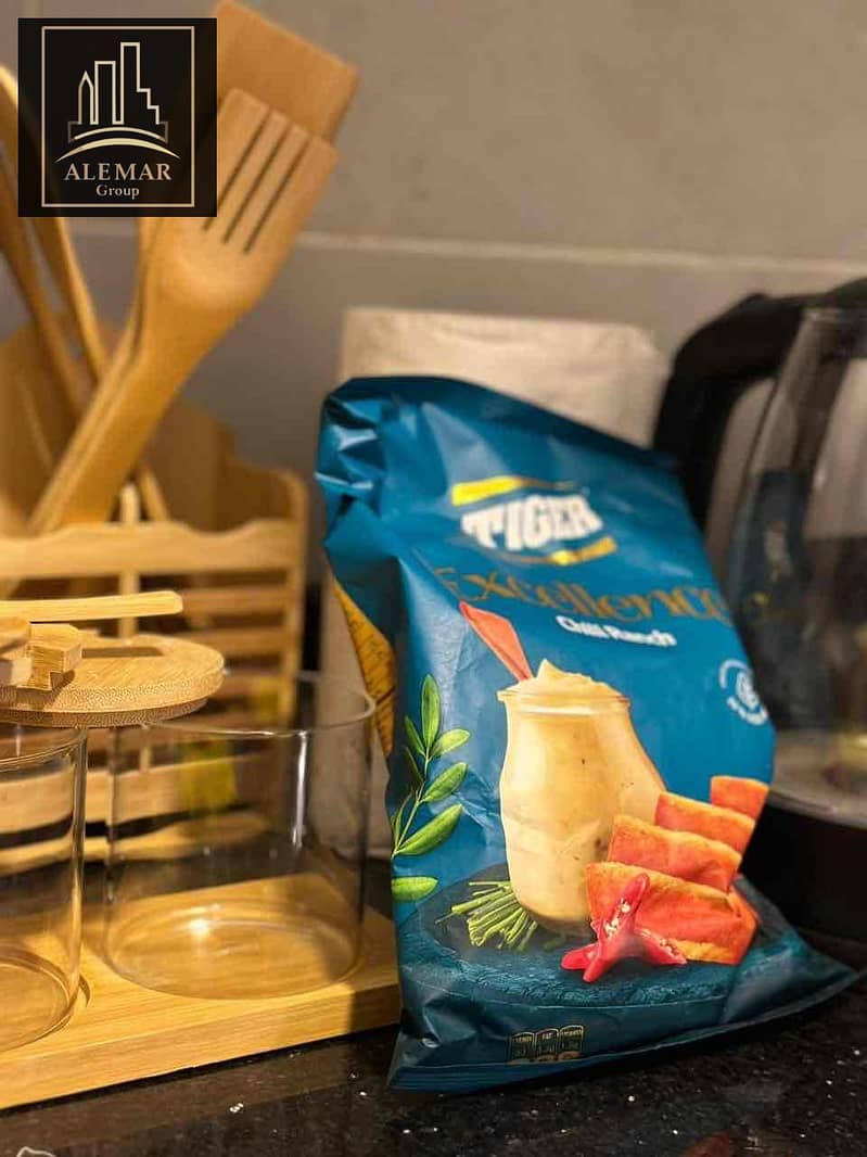 13 748528f6-89e2-471b-aa96-ae1c6d330029. jpg