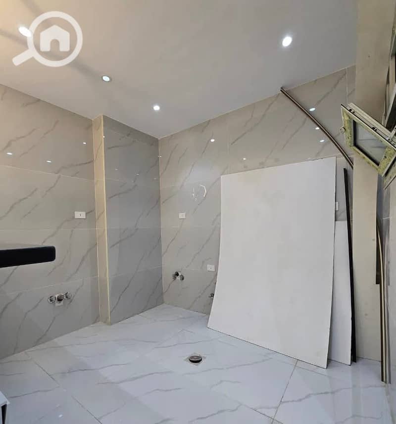 14 10a8d531-fa83-4b4f-8ae8-44d43d0f1f11. jpg