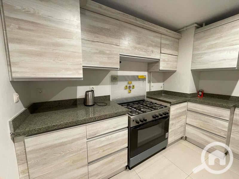 2 444de612-3a54-477a-993c-0e9be2cf01c9. jpg