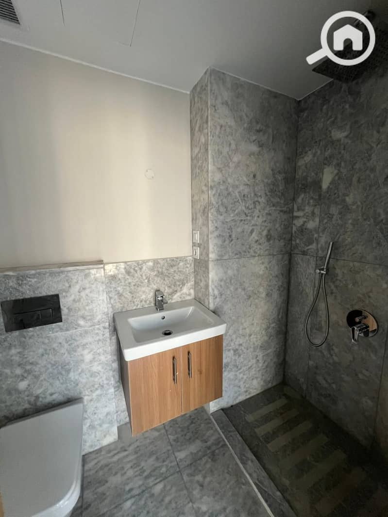 5 WhatsApp Image 2025-10-25 at 15.53. 15_c3237a7a. jpg