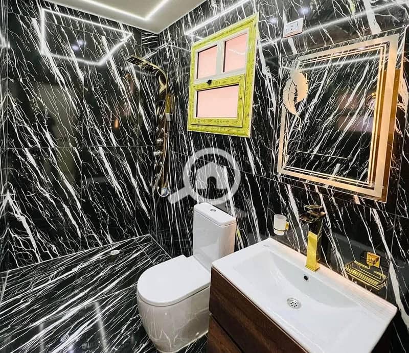 12 aa5b69c5-ed2b-4031-bdce-9aa8fa3c44f9. jpg