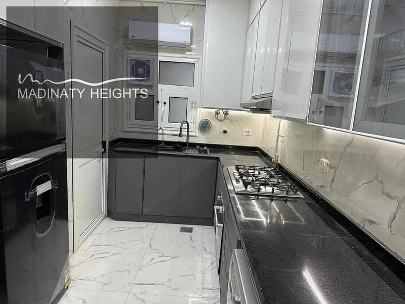 10 265d5cf7-cf61-438a-99dc-650a5bad4ac4. jpg