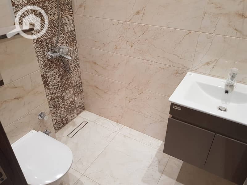 9 WhatsApp Image 2025-10-28 at 19.40. 38_fbec9505. jpg