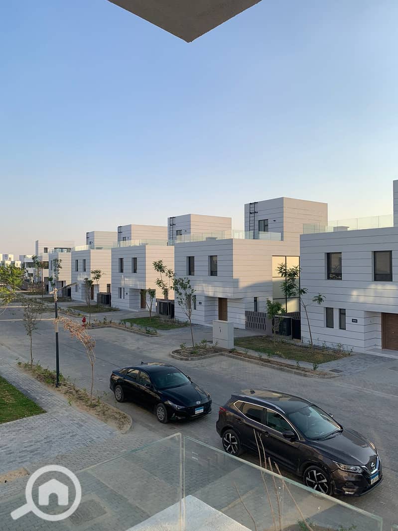 9 031d2869-d989-4ada-9a55-b4d2d2d94bb4. jpg