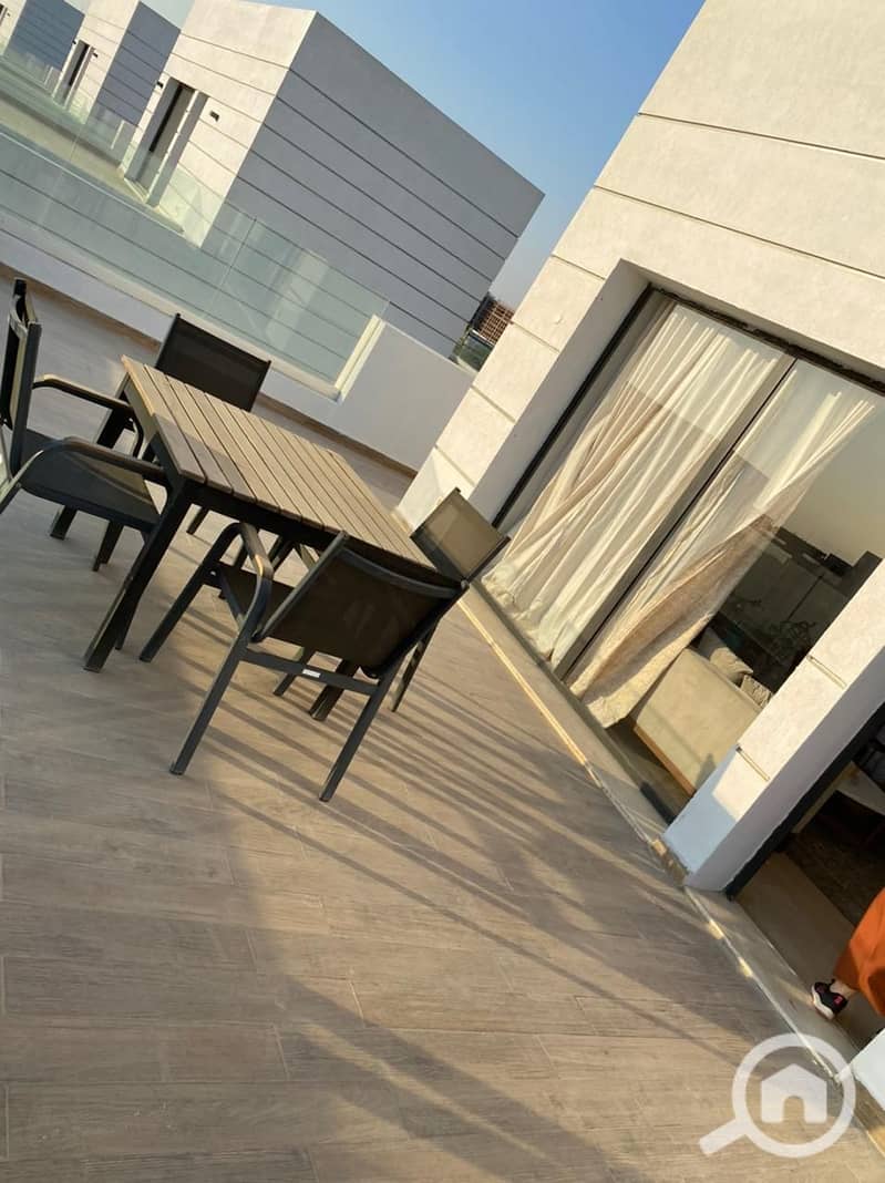 10 d1fbc345-f1e0-4a20-af8f-d83544e26914. jpg