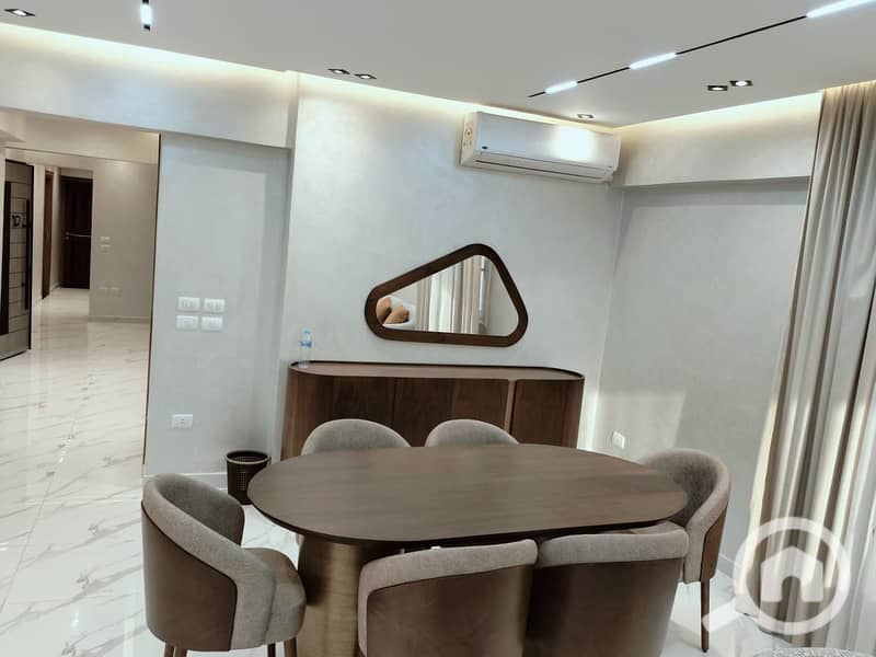 4 3d00783a-f2df-4d7b-8f65-c768d21c8ae6. jpg