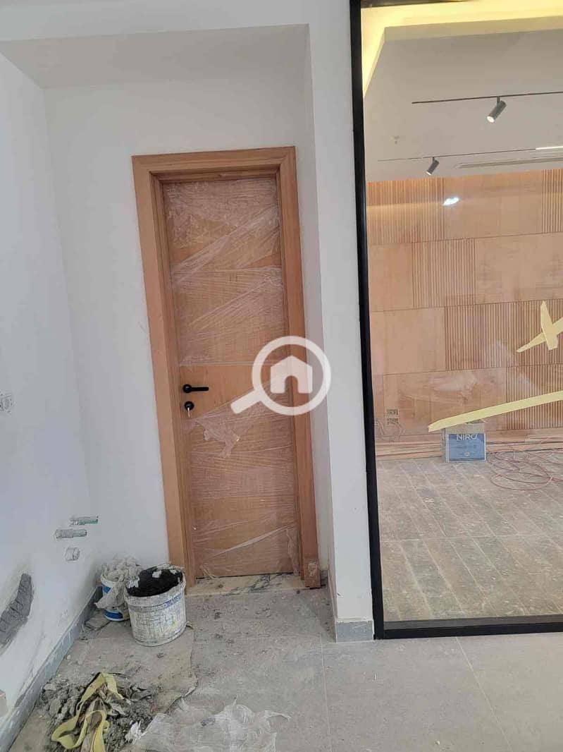 12 09ee4eb6-57d2-4adc-b176-3b335aa73894. jpg