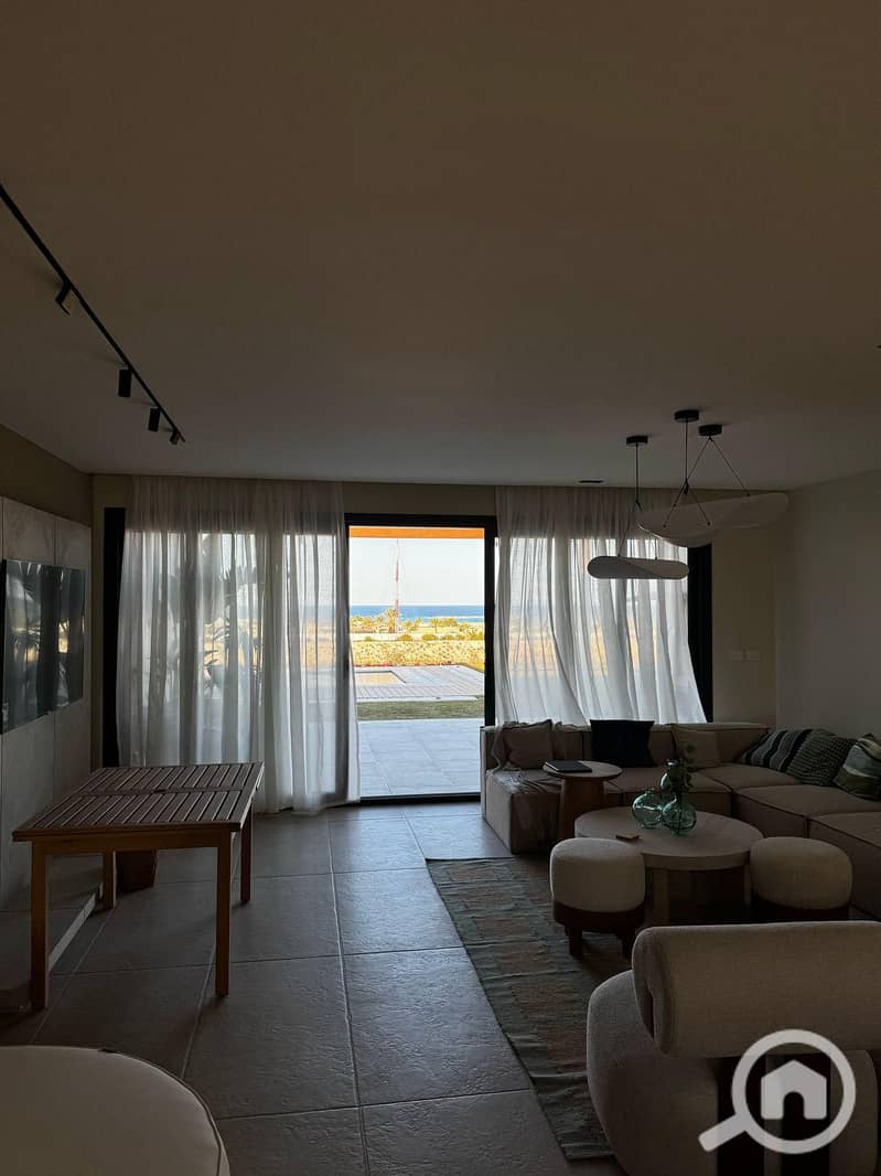 3 de261368-b318-461f-940f-e837da58a6de. jpg