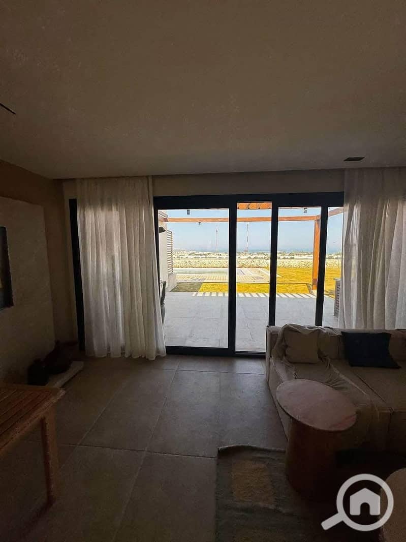 6 342a921a-4f67-40a7-a9c7-2a87e48c0590. jpg