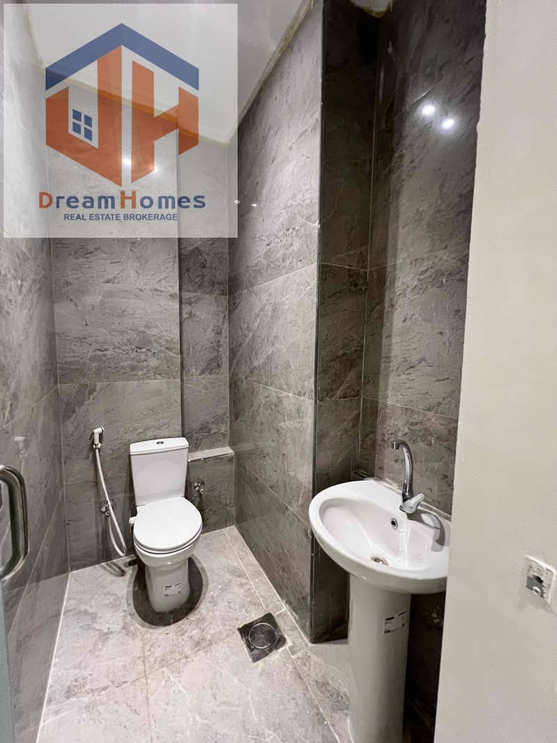 5 4b9a9bdb-470d-429d-90f6-c9690a4d5b57. jpg